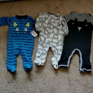 Carters onsies, All 3 one peice onsies included, all size 3 months.